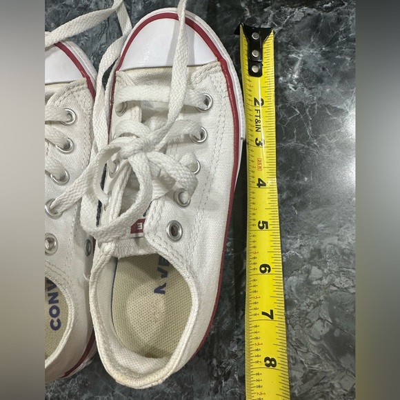 Converse VGUC a little over 8 inches.   Could be boys or girl - Picture 6 of 6